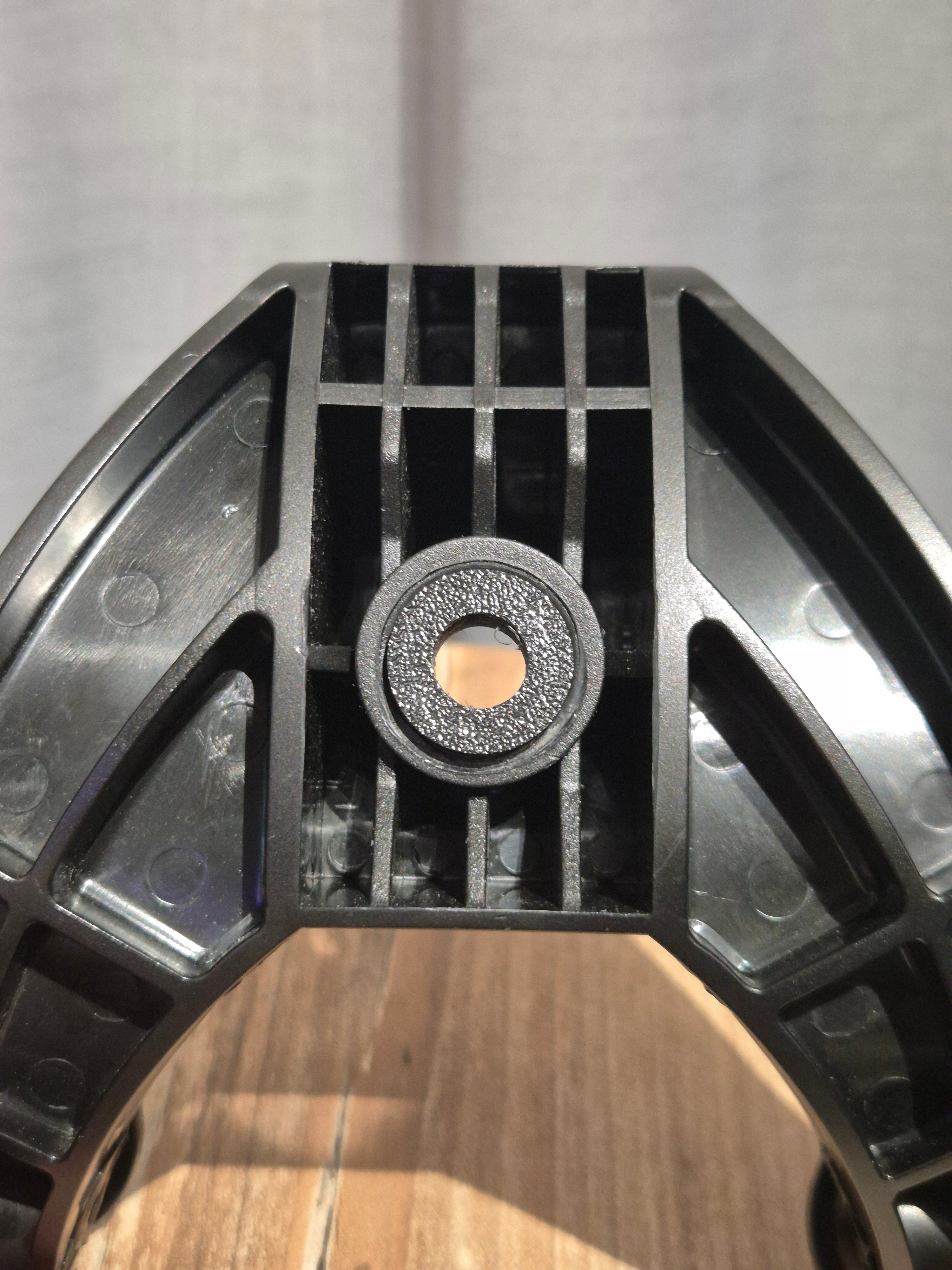 Śruba mocującą do kierownic thrustmaster